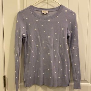 Polka dotted light sweater